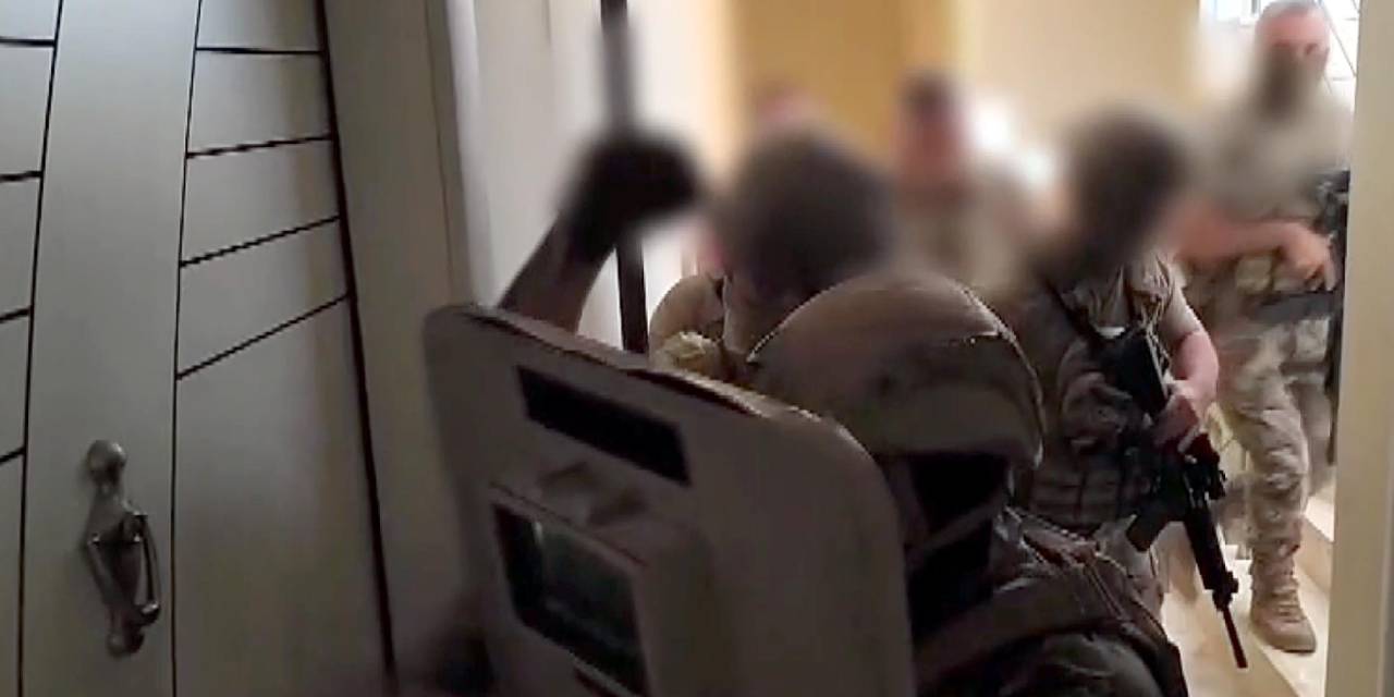 Özel harekat polislerinden nefes kesen operasyon! Firari hükümlü kıskıvrak yakalandı