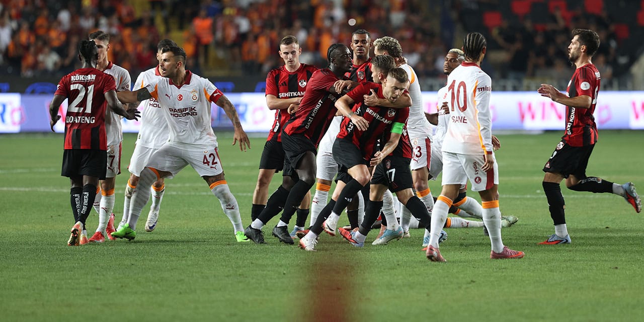 Galatasaray maçında korkutan sakatlık: Aylarca forma giyemeyebilir