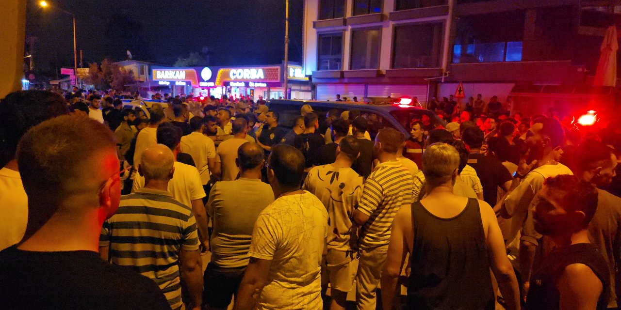 Hatay'da 2 gecede 2 bıcaklı saldırı: Kendilerini lokantaya kilitlediler