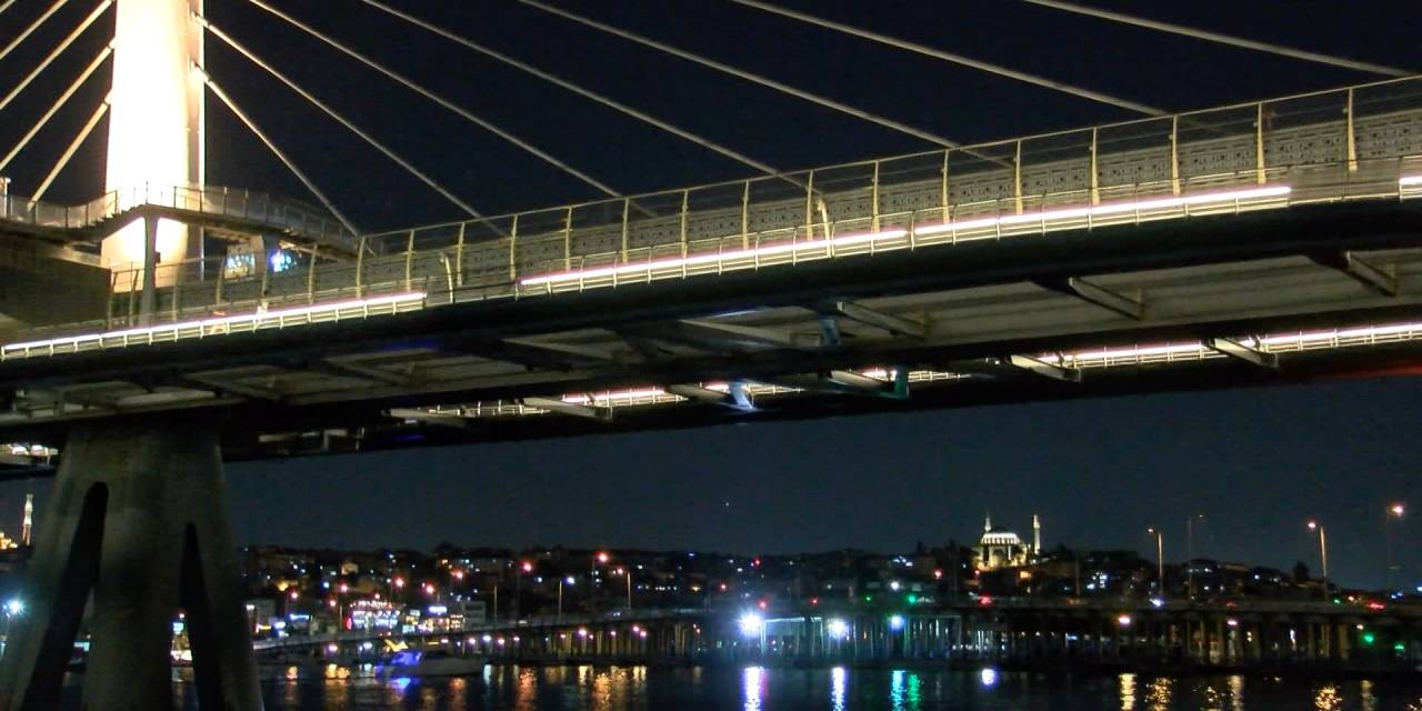 İstanbul'da köprüden denize düşen kişinin cesedi bulundu