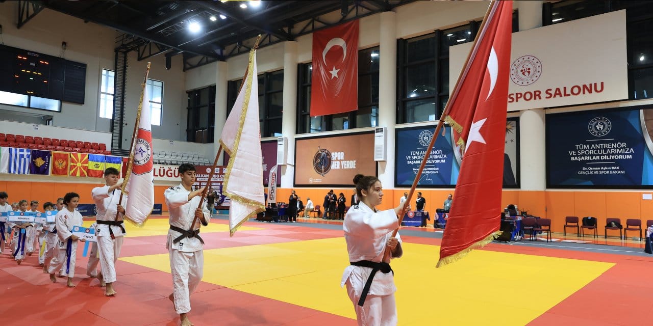 10 ülke katılıyor: Edirne'de başladı