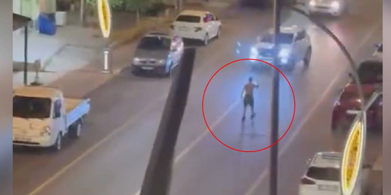 Eline aldığı bıçakla trafikte terör estirdi