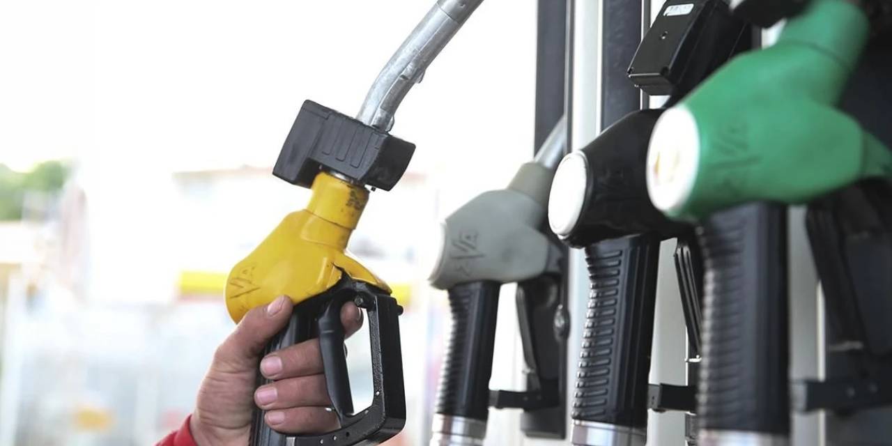 Faciaya ramak kalmıştı! Akaryakıt istasyonunda bir anda alev aldı