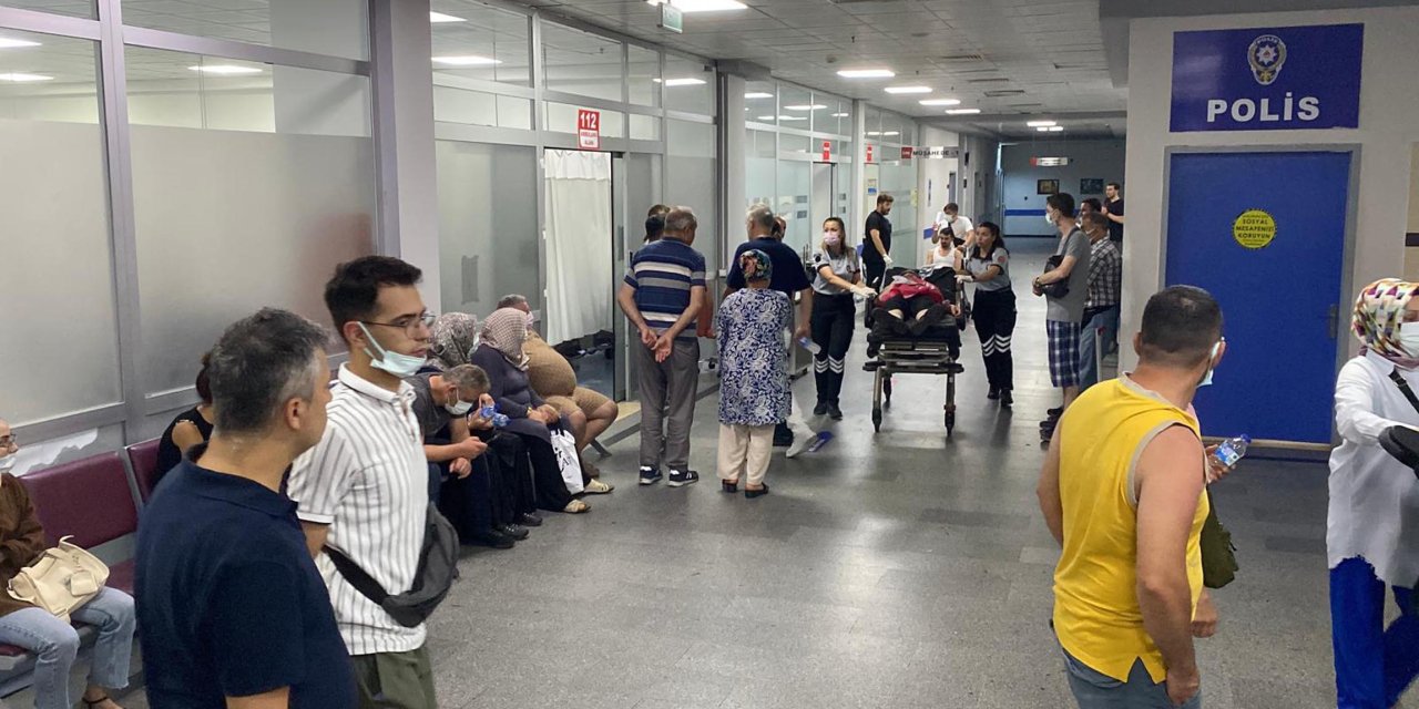 50 işçi aynı yemeği yedi: Hastanelik oldular