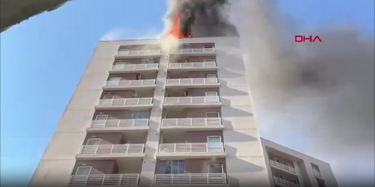 Bağcılar'da feci apartman yangını!