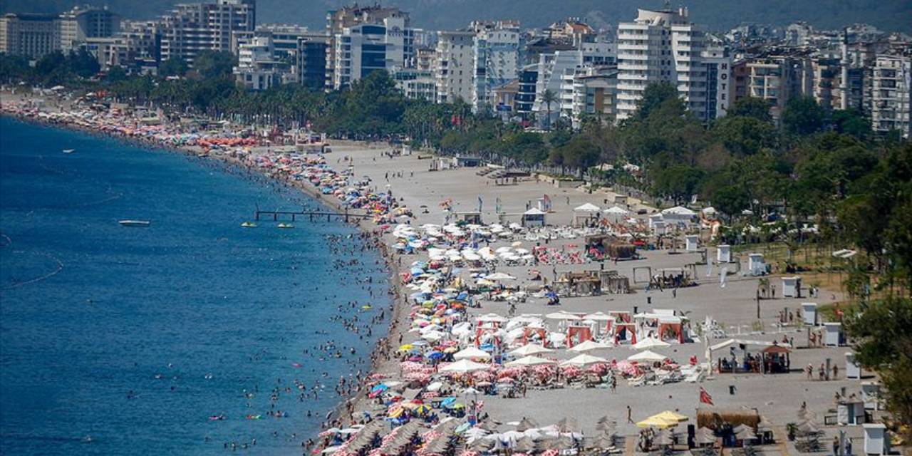 Antalya’da krize rağmen doluluk var ama gelecek belirsiz