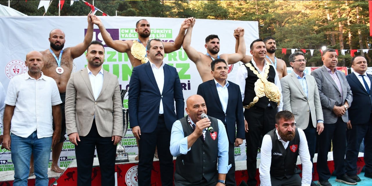 Orhan Okulu'yu yendi: Feyzullah Öztürk başpehlivan