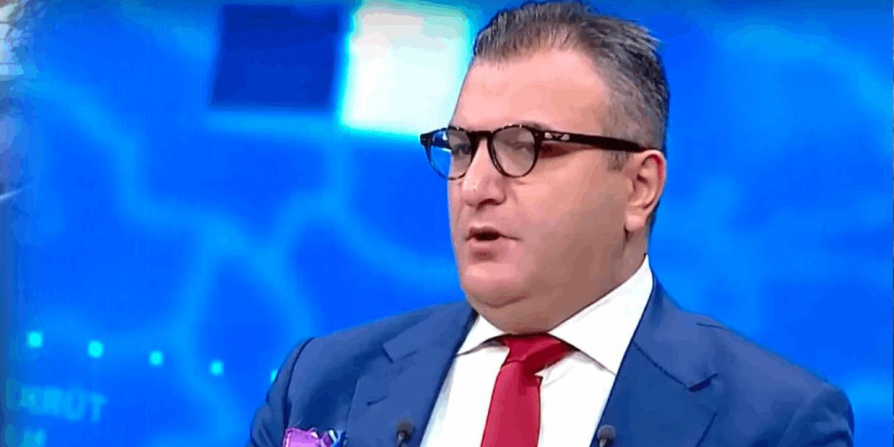 Cem Küçük bugün tersinden kalktı: Sürece halktan hiç destek yok! Şeffaf olmadığını söylüyorlar...