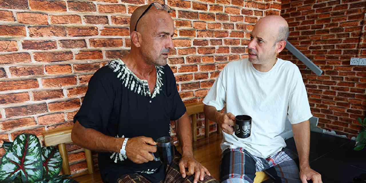 Teknesi battı: 40 saat boyunca yüzerek hayatta kaldı