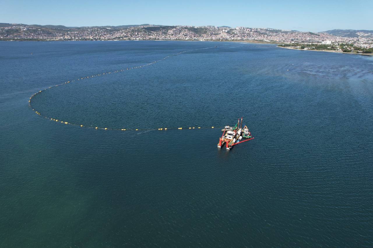 İzmit Körfezi'nde dip çamuru temizliğinin ardından balık popülasyonu yüzde 35 arttı