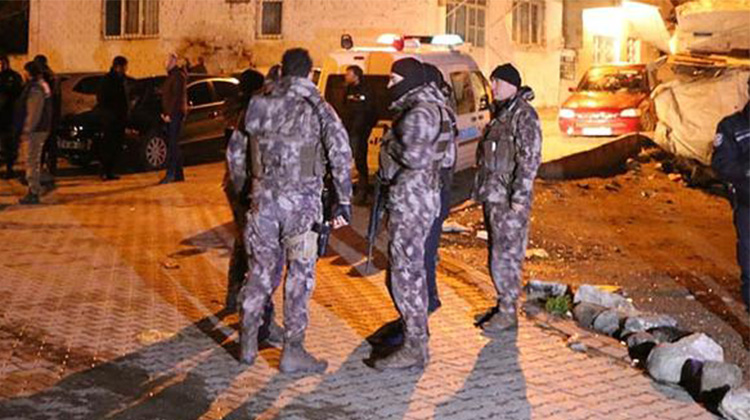 İstanbul Emniyet Müdürlüğü'nde yaşanan bıçaklı saldırı sonrası operasyon başlatıldı