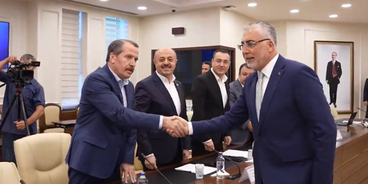 Memurların zamdan beklentisini açıkladı: Bakan'ın "uzlaşı" açıklamasına yanıt geldi