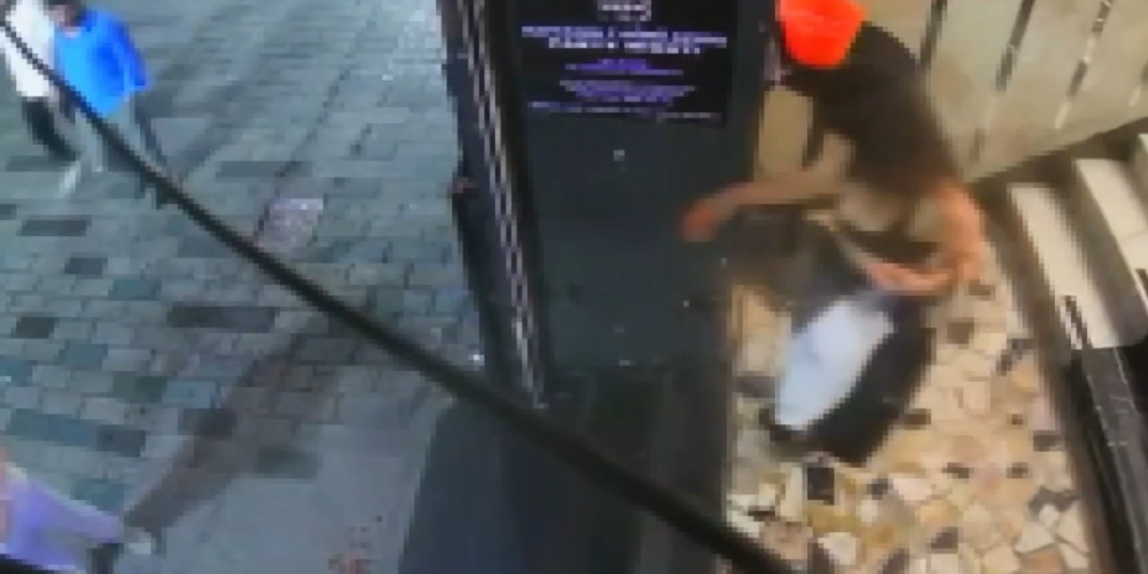 Kıskançlık krizine giren kadın bıçakla saldırdı!