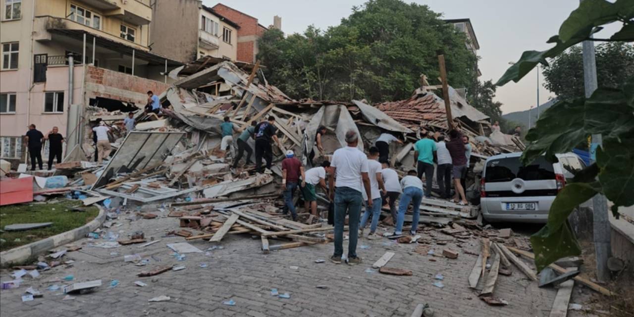 Bakan Kurum açıkladı: Balıkesir depreminde kaç bina yıkıldı?