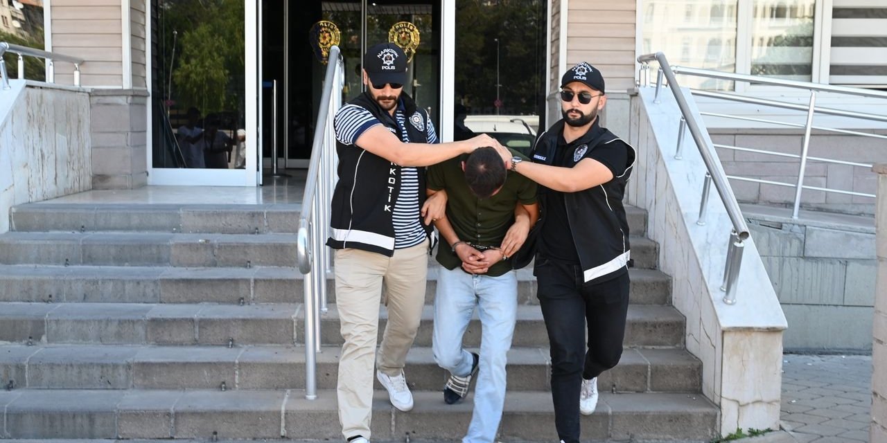 Onlarca kutu yeşil reçeteli ilaç yazmış!  Hastane çalışanı gözaltına alındı