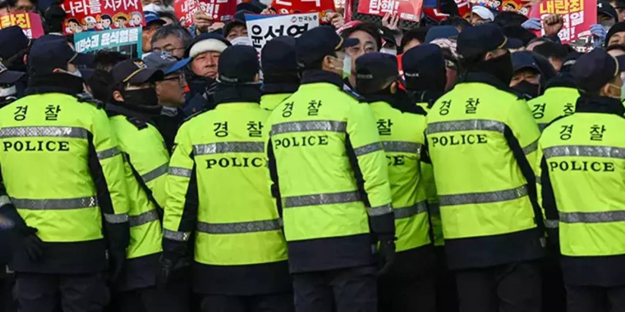 Yolsuzlukla yargılanan eski devlet başkanının eşi de gözaltında