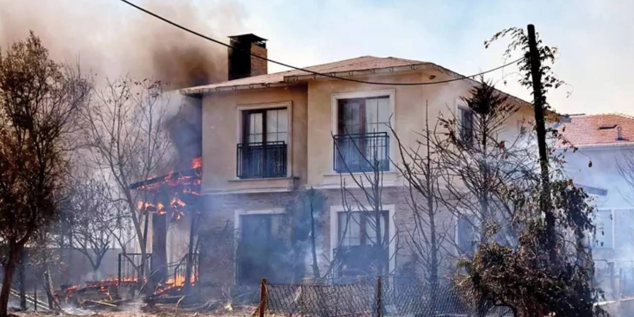 Hırsızlar yangını fırsat bildi: Tahliye edilen bölgelere motosikletlerle geldiler