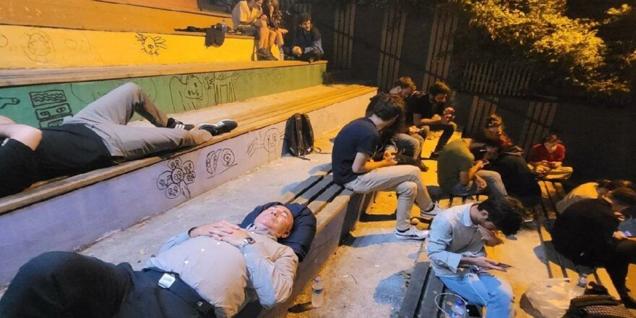 Öğrenciler barınma krizinin pençesinde! Yurt ve ev kiraları tavan yaptı