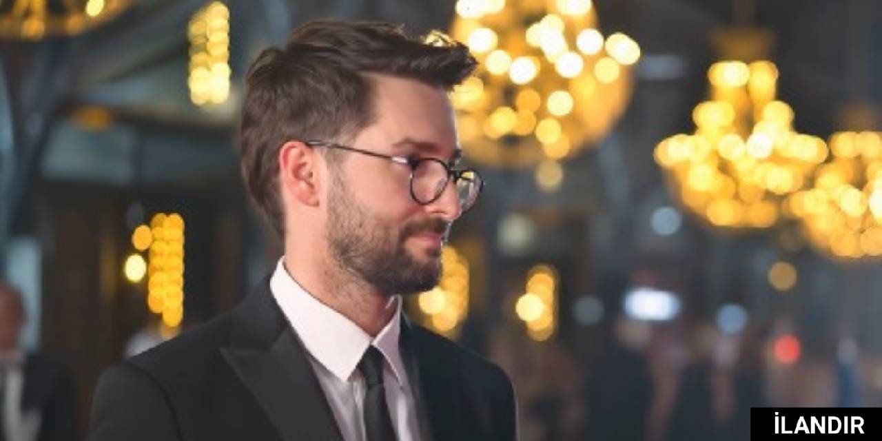 Upgrade Design Studio kurucusu Mehmet İslam Türk, BIAF 2025’te yapay zeka destekli canlı röportajla tarihe geçti