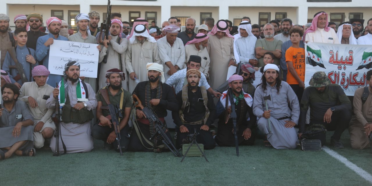 YPG/SDG’ye karşı seferberliğe bir aşiret daha katıldı: Stadyumda görüntülendiler