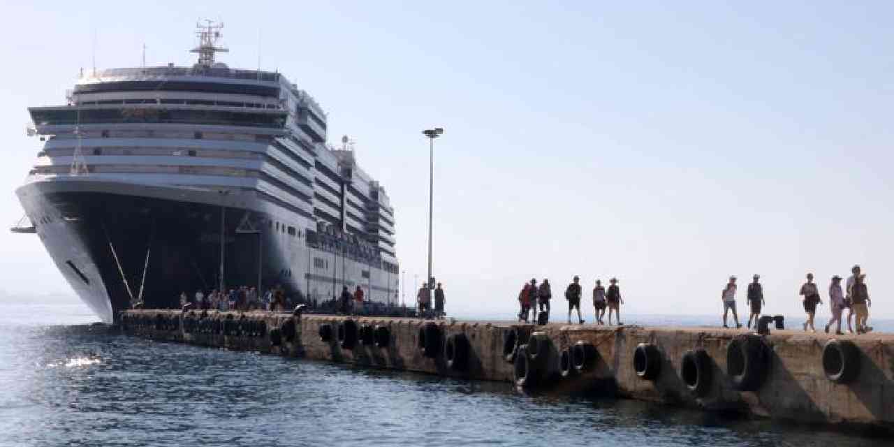 Antalya'ya akın akın geldiler