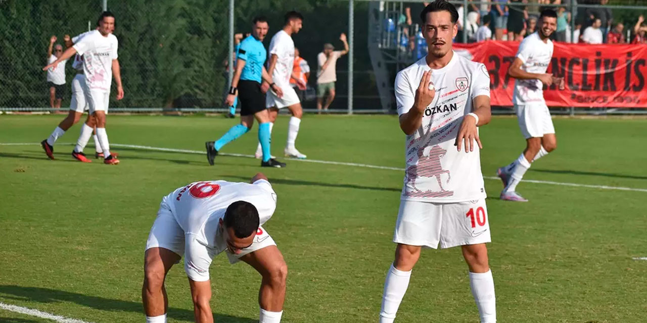 Herkes gidince takımın kaptanı oldu