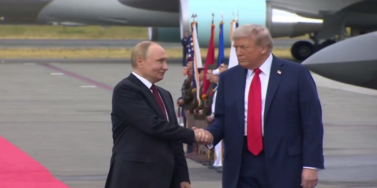 Dünyanın gözü Alaska'da: Trump ve Putin görüşmesi barış getirecek mi?
