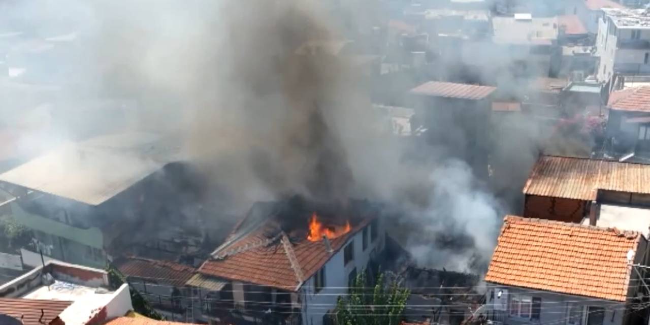 İzmir'de yangın! Duman gökyüzünü kapladı