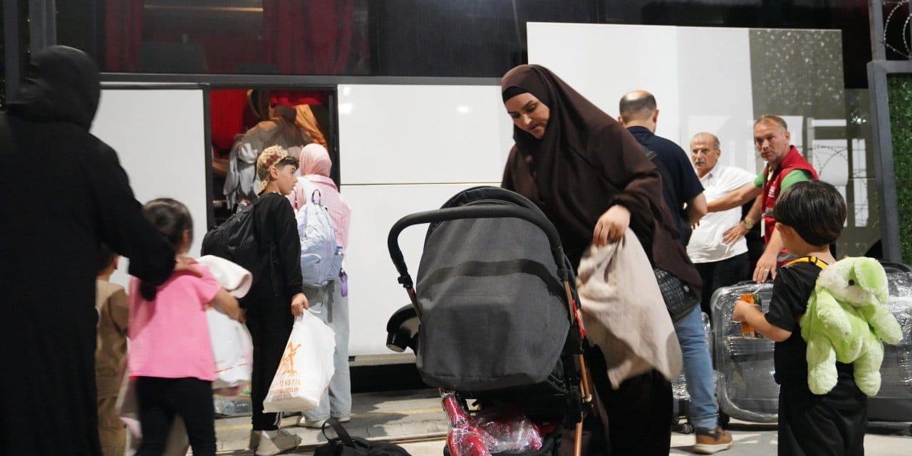 Göçmen 411 bin 649 Suriyeli ülkesine döndü