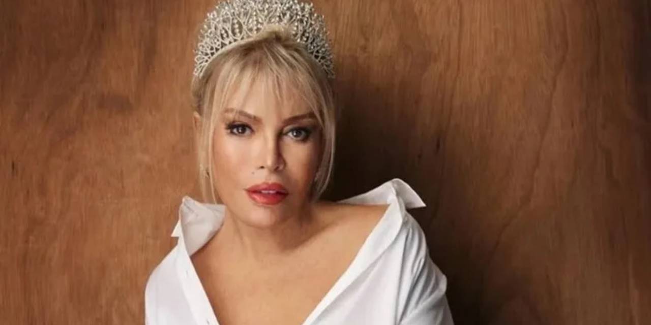 Ajda Pekkan binlerce seyircinin önünde ekibini azarladı