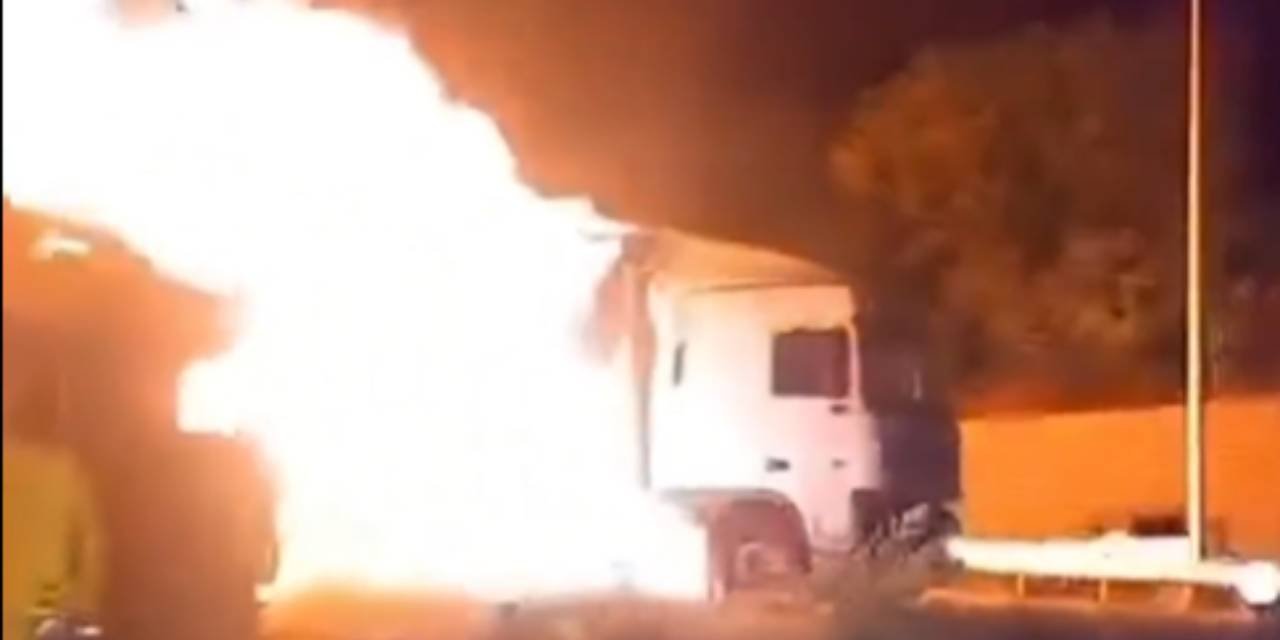 Alev alev yanan TIR'ı 8 kilometre sürdü: Ankara yolu mahşer yerine döndü