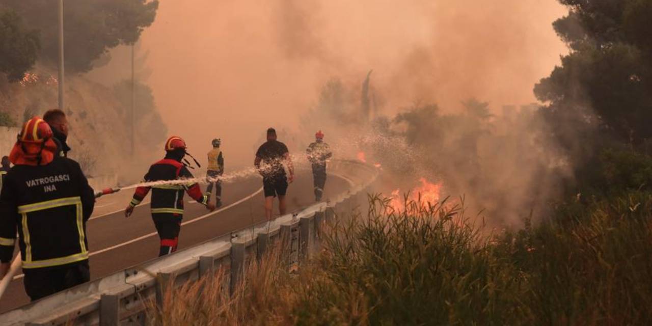 14 ayrı noktada orman yangını: 7 ölü