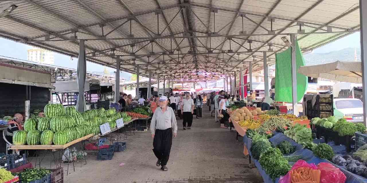 Pazara çıkan isyan ediyor: Hayat bitmiş, ölmüşüm ağlayanımız yok