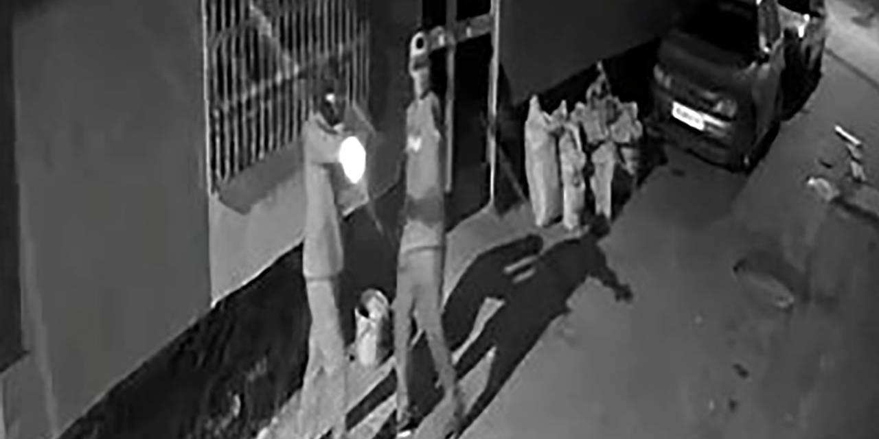 17 yaşındaki çocuk akrabasının evine ateş açtı: Altından "çiçek satma" kavgası çıktı!