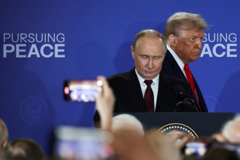 Trump'tan Rusya açıklaması: Takipte kalın!