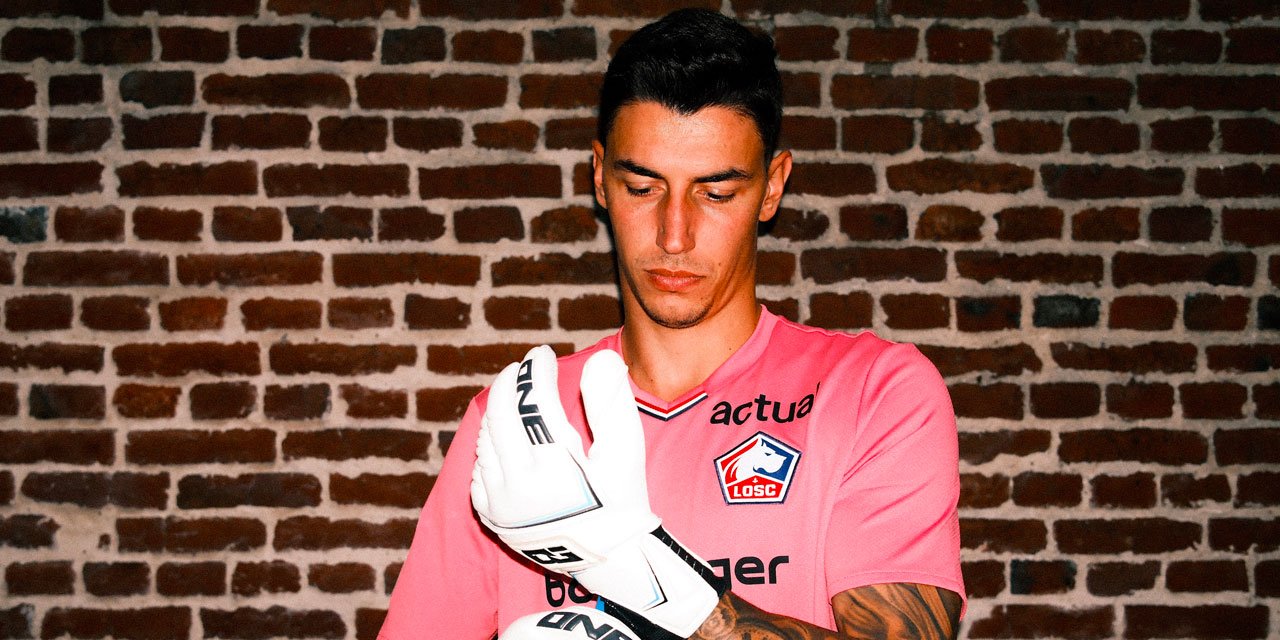 Berke Özer ilk maçında yıkıldı