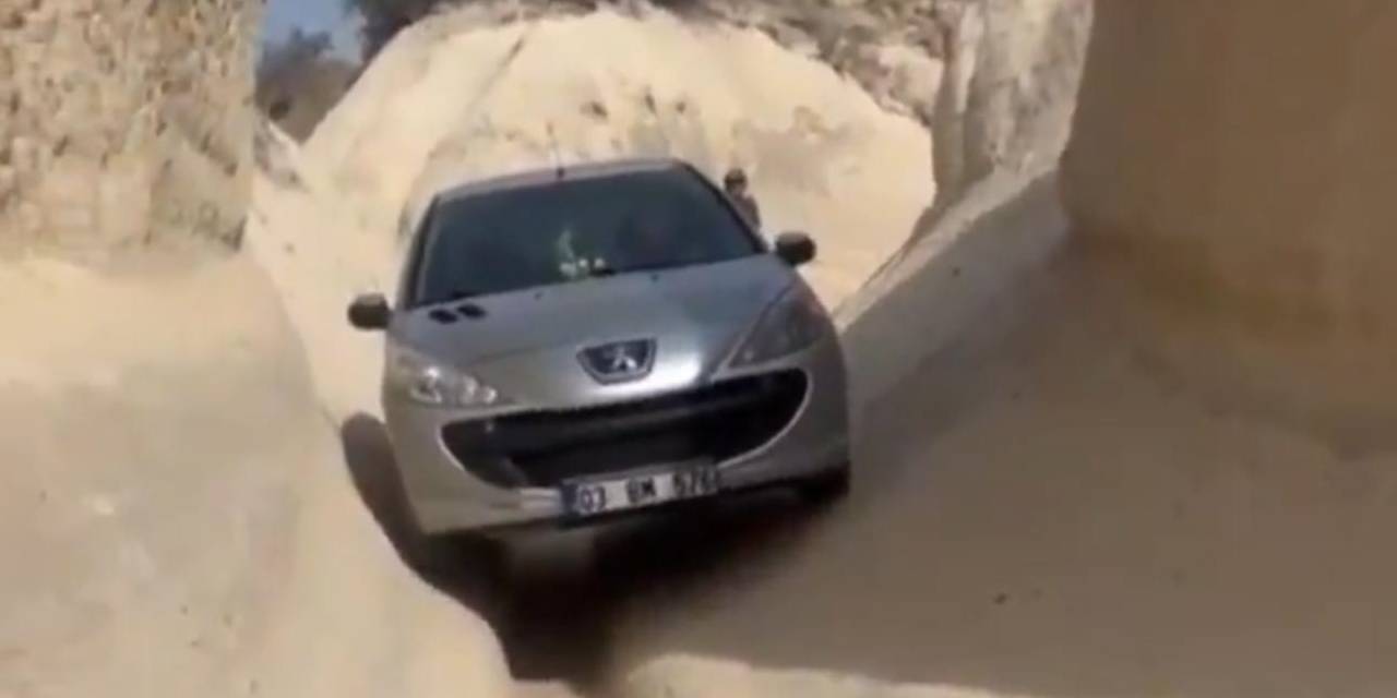 Navigasyonu dinledi: Aracıyla peribacalarının arasına girdi