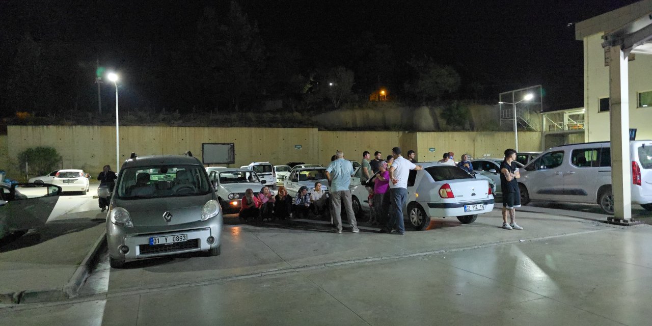 Kozan'da otomobil uçuruma yuvarlandı: 5 kişi öldü