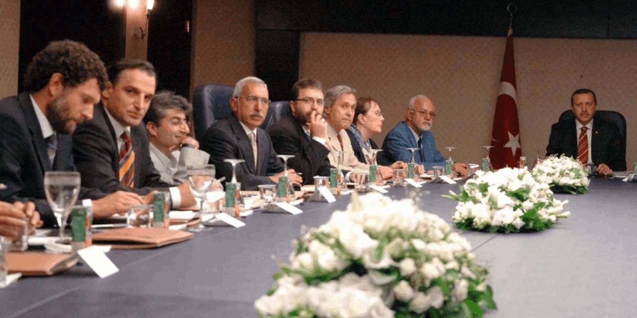 Erdoğan'ın okuduğu şiiri Osman Kavala önermiş