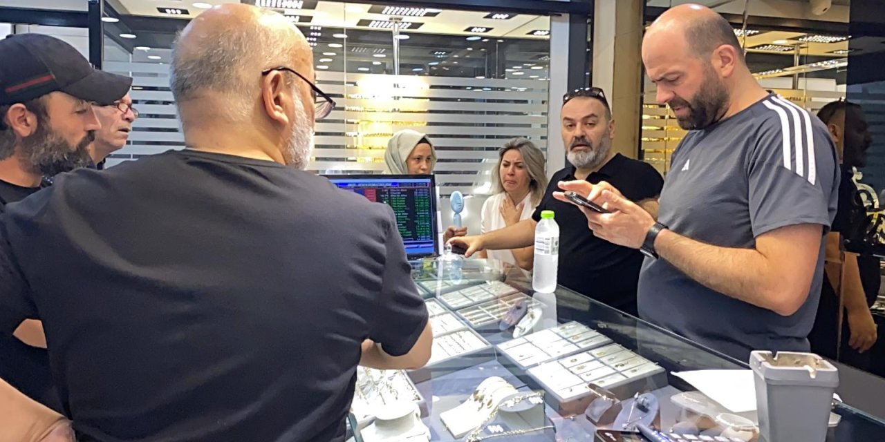 Boncuk atan tabancayla kuyumcu soymaya çalıştı