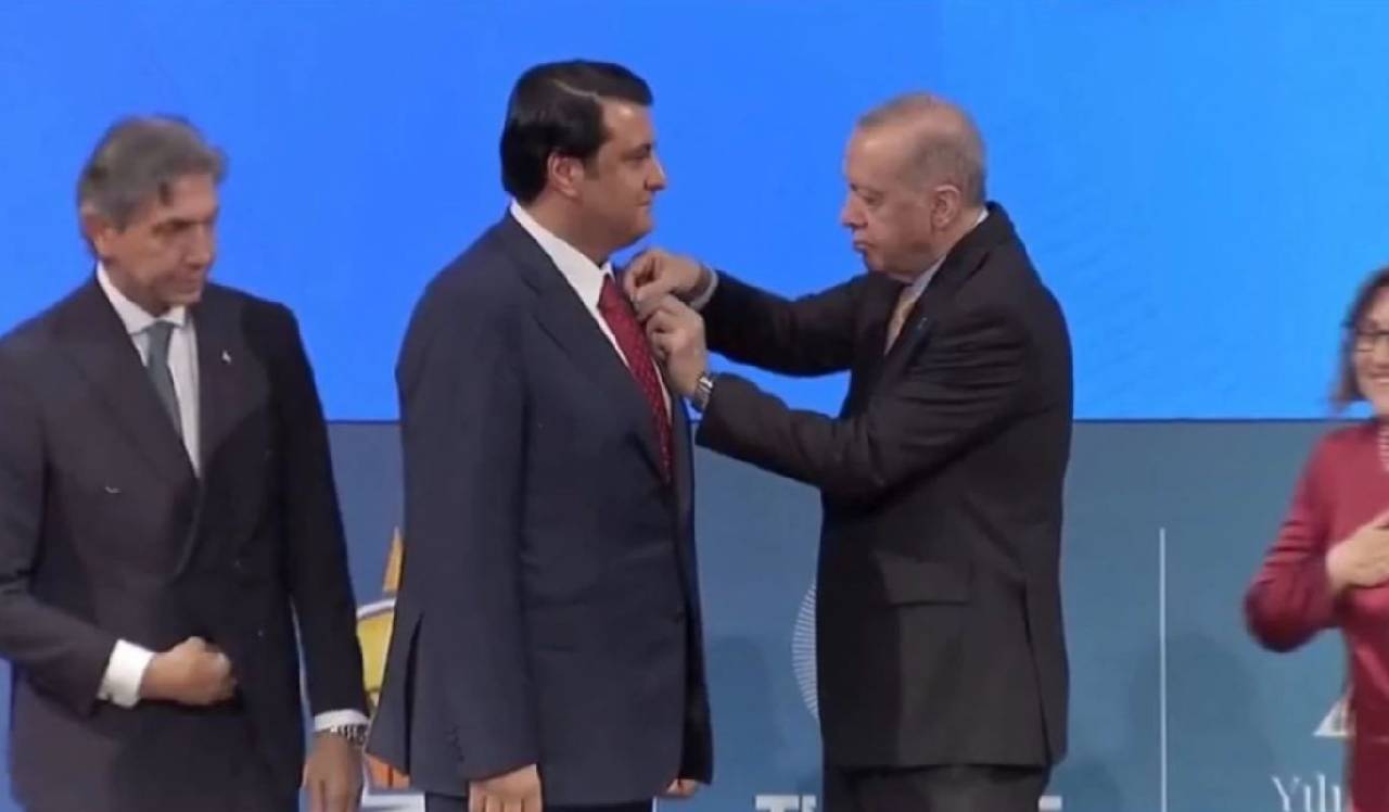 CHP'den istifa edip AKP'ye katılan Umut Yılmaz Erdoğan'ı yere göğe sığdıramadı: Bu kadarını Erdoğan da beklemiyordu