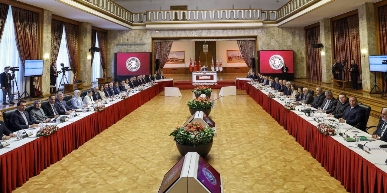 Komisyon toplantısı bugün de sürüyor: Cumartesi ve Barış anneleri dinlenecek