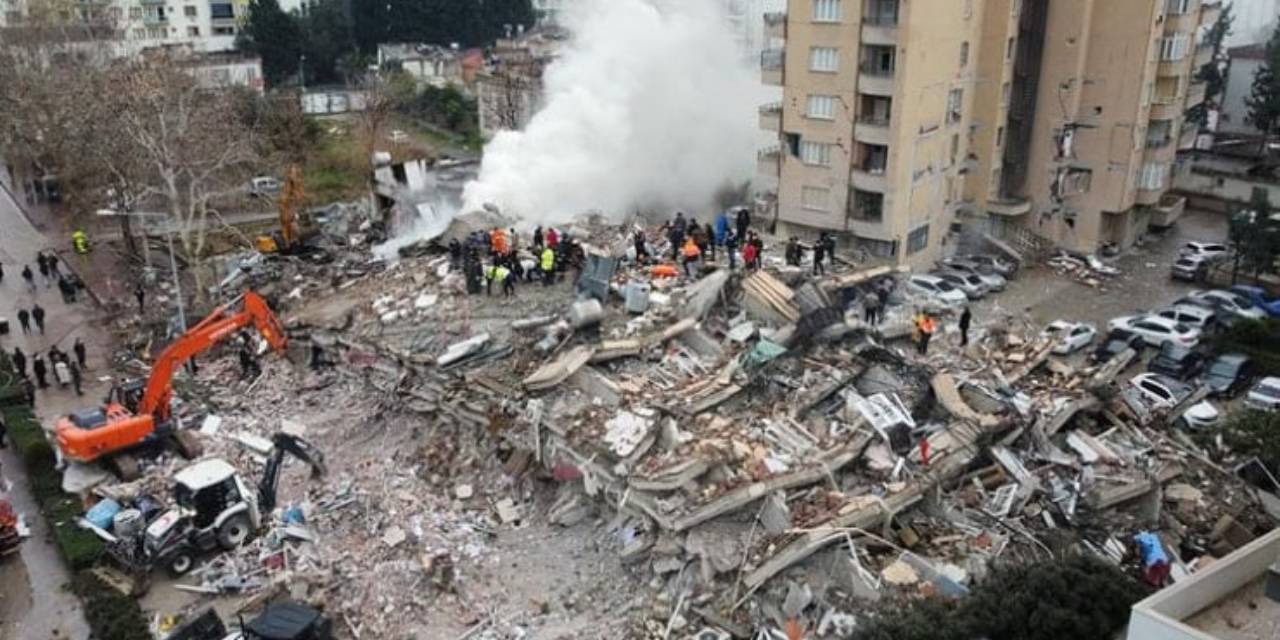 112 kişiye mezar olmuştu: Arıkan Sitesi davası açıldı! Belediye başkan yardımcılarının da olduğu 17 kişinin hapsi istendi