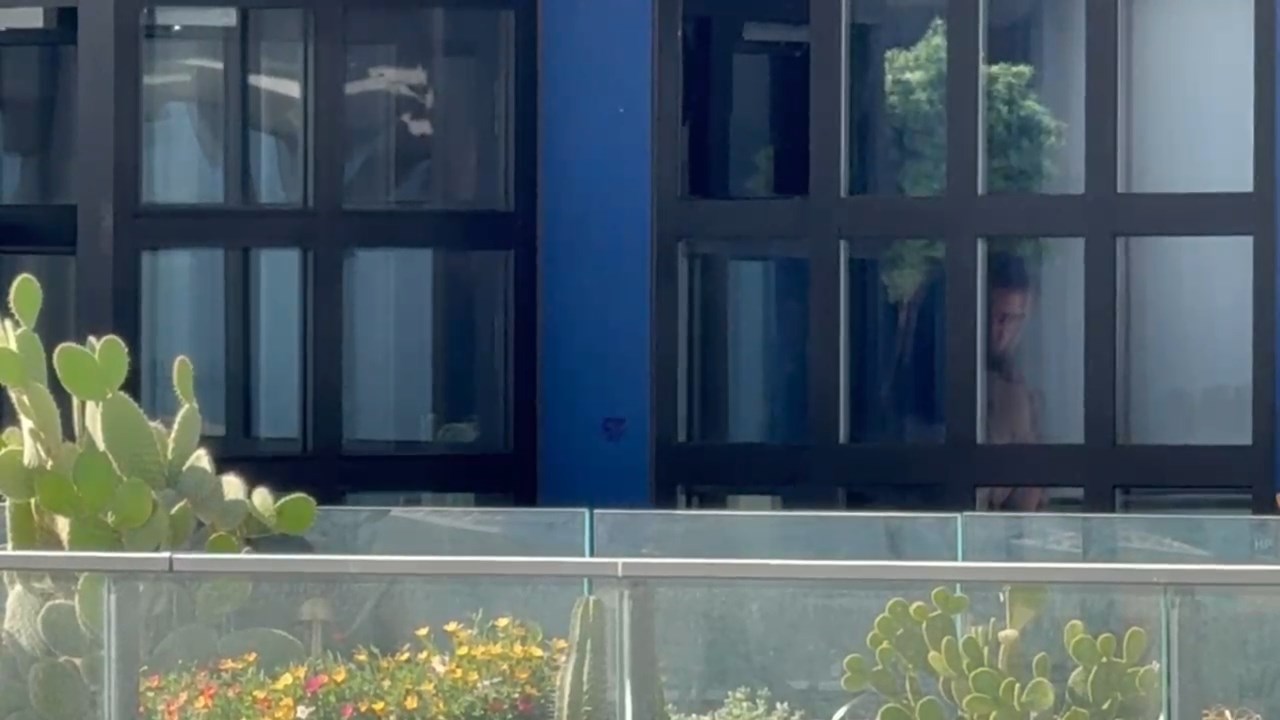 Eğlence mekanına kurşun yağdırıp haraç istediler!