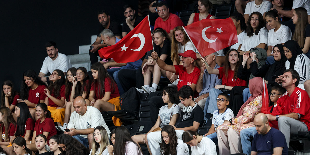 Milli takım çok farklı başladı