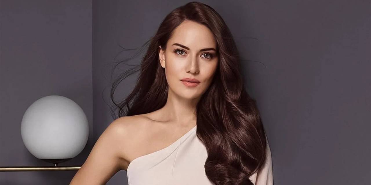 Fahriye Evcen isyan etti: Biraz saygınız olsun!