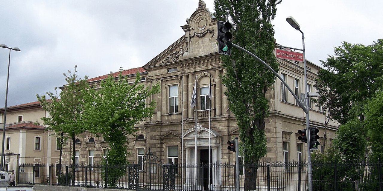 Atatürk'ün doktorunun hastanesinden kötü haber! 127 yıllık tarihi hastane kapanıyor