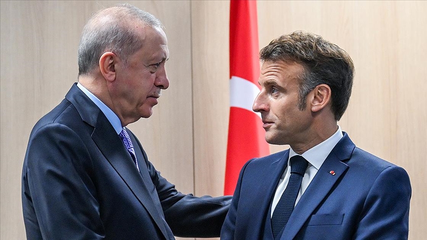 Erdoğan Macron ile görüştü