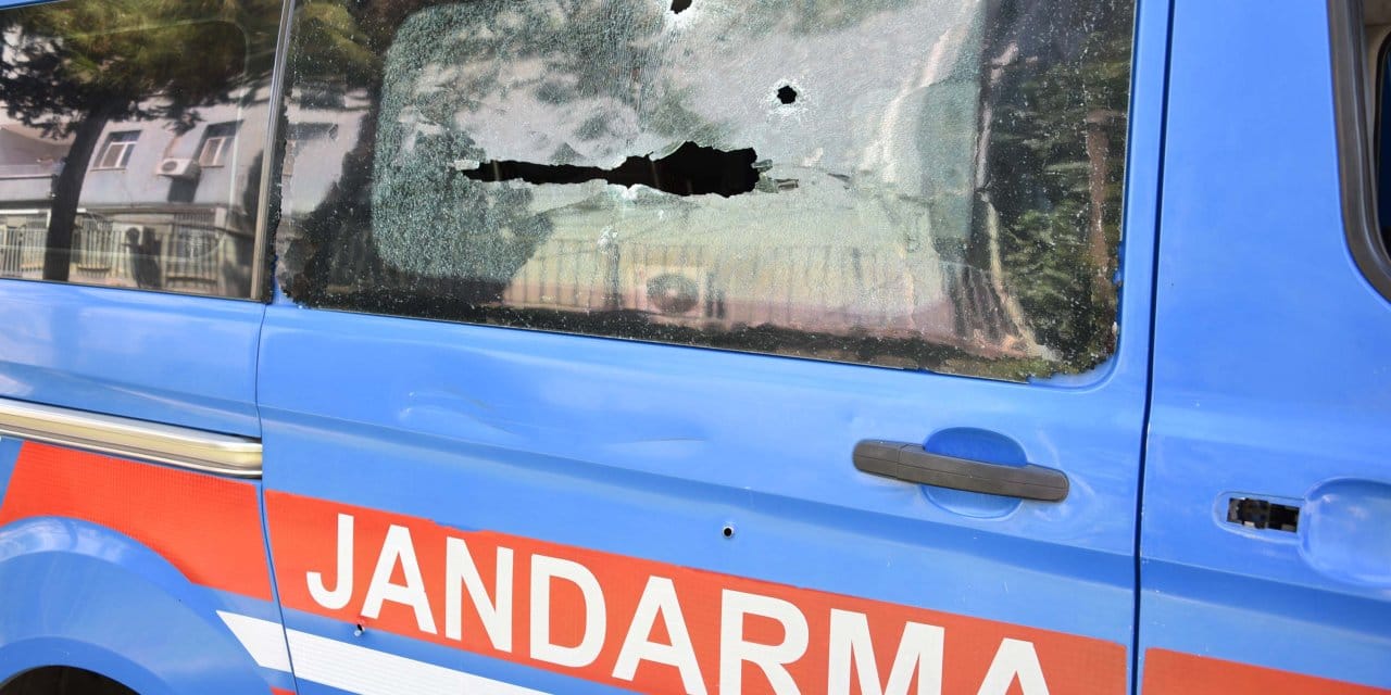 Şanlıurfa'da jandarma aracına silahlı saldırı!