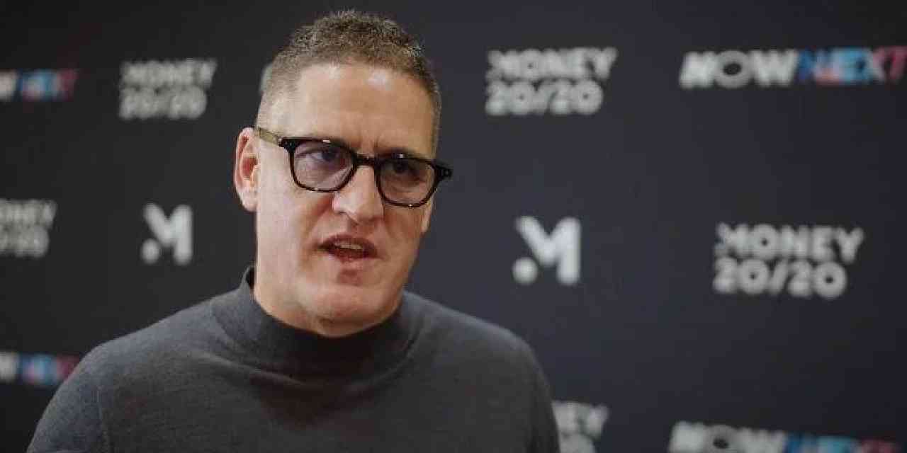 Ünlü iş insanı kaza geçirdi: Durumu kritik